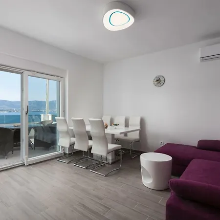Luxury Aria, Διαμέρισμα Τρογκίρ