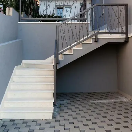 Luxury Aria, Διαμέρισμα Τρογκίρ