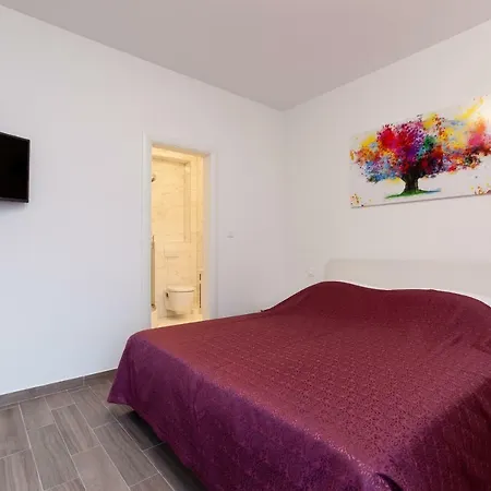 Luxury Aria,